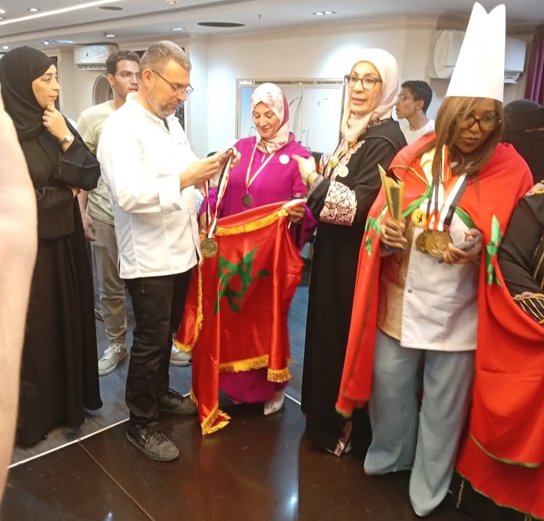 🇲🇦 المغرب يتألق في ملتقى “طهاة مبدعون” بالقاهرة 🇪🇬 جمعية إسراء لفنون الطهي والتنمية المستدامة ترفع راية المغرب عالياً