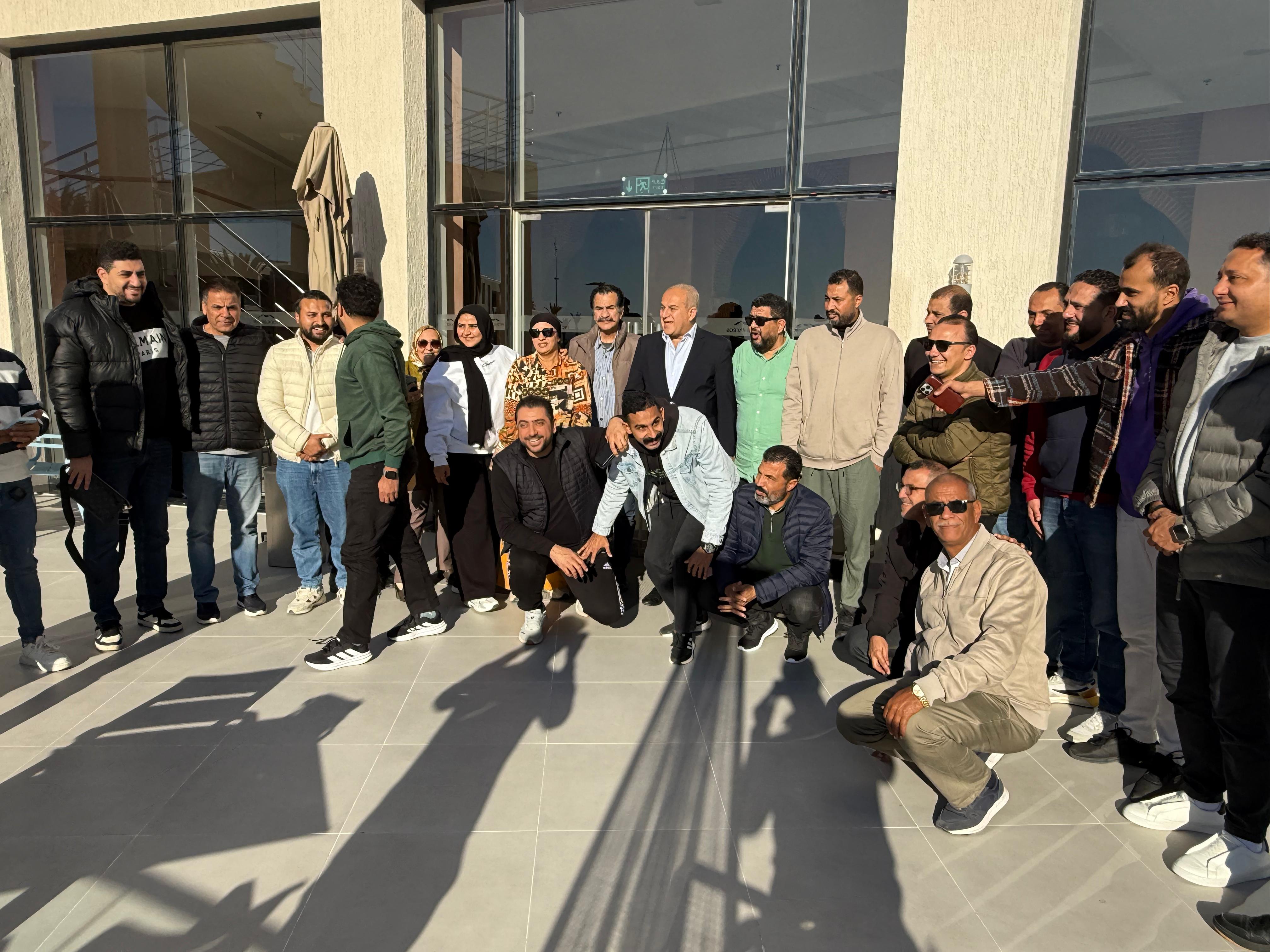 السفير المصري أحمد نهاد عبد اللطيف في أكادير رفقة الوفد الإعلامي لمواكبة مشوار “الفراعنة” في الكان