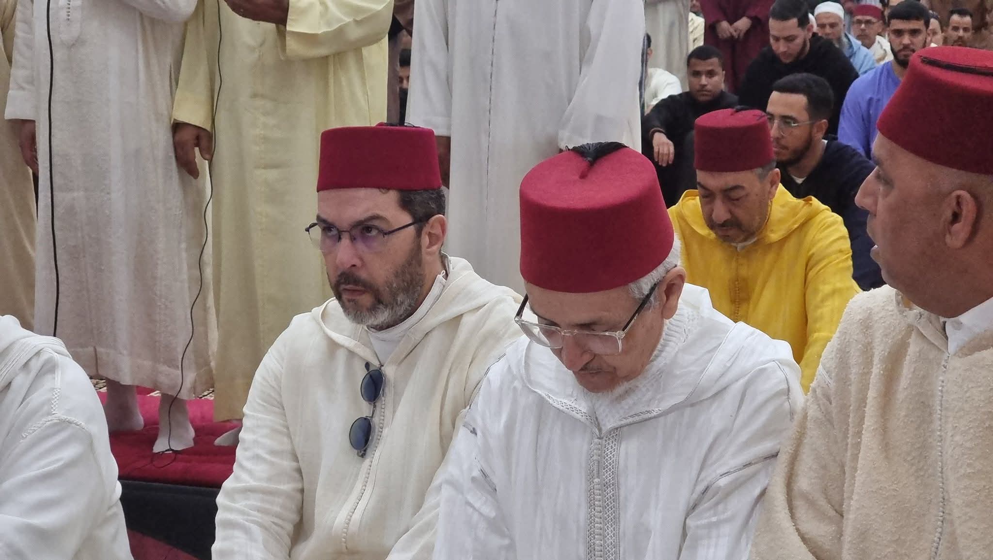 السيد كريم أشنكلي يؤدي صلاة عيد الفطر بأكادير ضمن وفد رسمي ترأسه والي جهة سوس ماسة