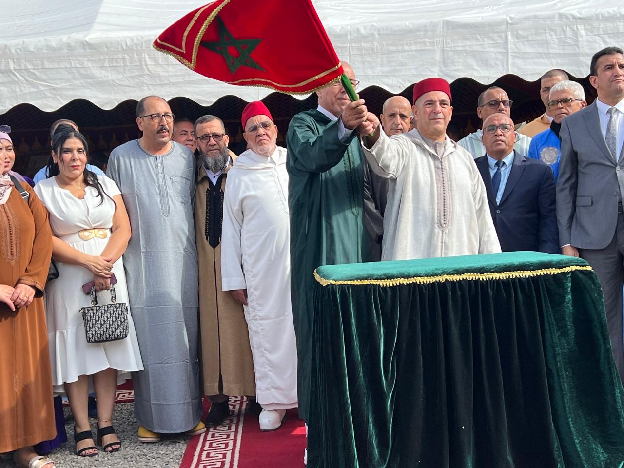 والي جهة سوس ماسة، يعطي انطلاقة أشغال مشروع تأهيل وتهيئة جزء من طريق العباسيين ومدخل الجماعة الترابية للدراركة